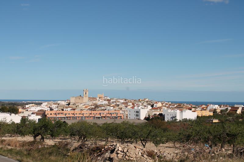 Foto d8b4548a-9113-452f-8c1d-526d2b0b1655. Casa adosada casa para reformar, gran terraza, calig, costa azahar, españa en Cálig