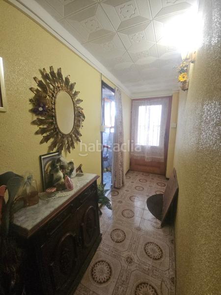 Foto f26c0c2e-6d50-43c9-931f-20b38a9a888f. Casa adosada casa para reformar, gran terraza, calig, costa azahar, españa en Cálig