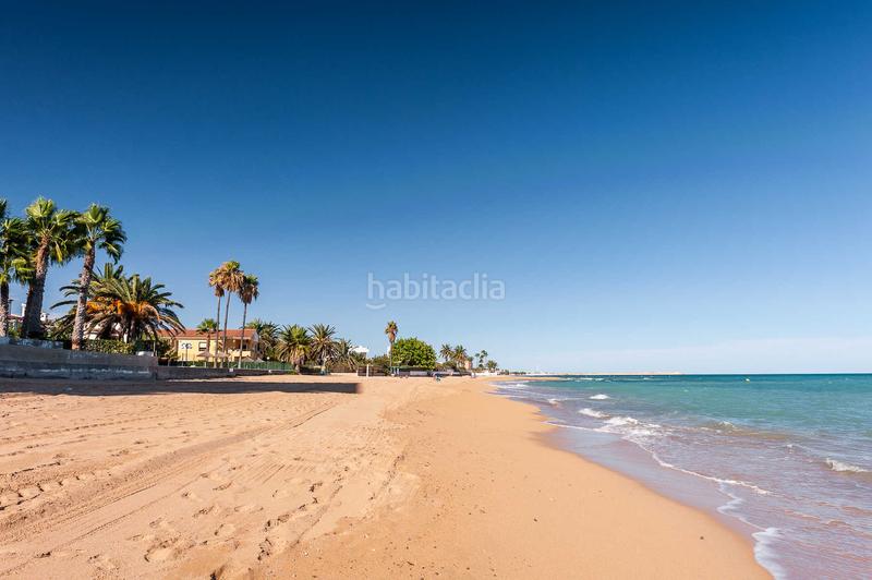 Foto b439e706-bf84-4e1c-8840-d31218edee15. Xalet amb xemeneia calefacció aparcament a Mar Chica Benicarló