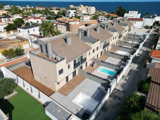 Casa adossada a Costa Norte. Casa adosada obra nueva+vistas al mar+piscina+garaje+vinaros+esp
