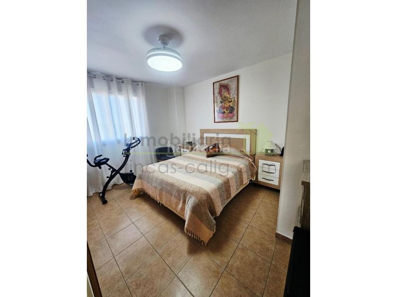 Foto 17a621a3-46d4-4edf-84da-d285a3b19f81. Apartament amb aparcament piscina a San Jorge