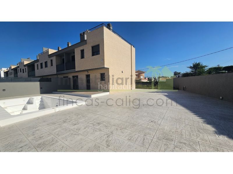 Foto 18623e0d-e383-4643-8344-3b2f50b50a19. Casa adossada amb aparcament piscina a Costa Norte Vinaròs
