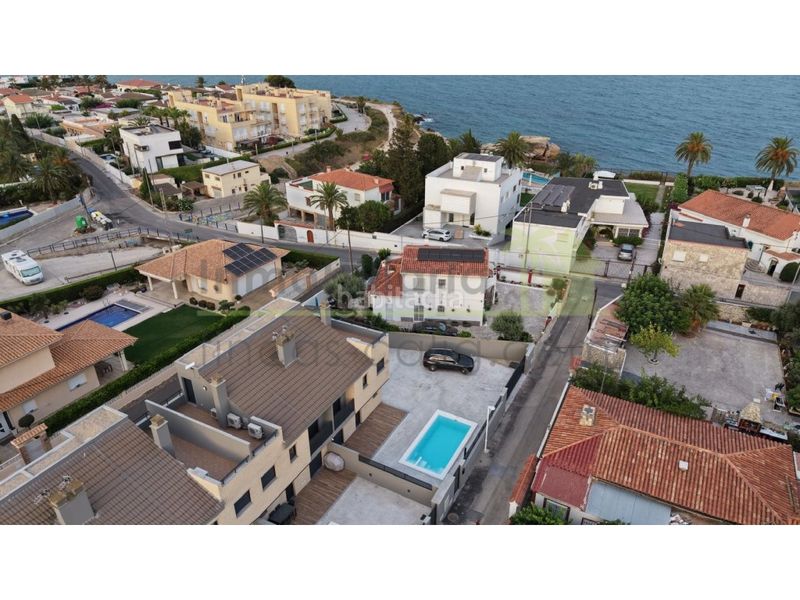 Foto c9bf7682-6219-41ba-a3c0-2f1ee8b039f1. Casa adossada amb aparcament piscina a Costa Norte Vinaròs