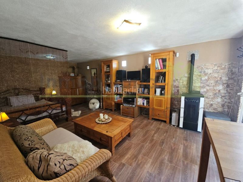 Foto edaf3604-faac-453a-a708-85ce365b983a. Casa amb calefacció piscina a Cálig