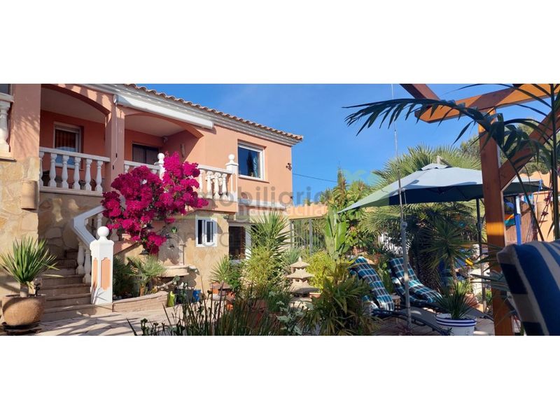 Foto f49e1c22-1122-46c3-89e7-1fa7a66cb73e. Casa amb calefacció piscina a Cálig