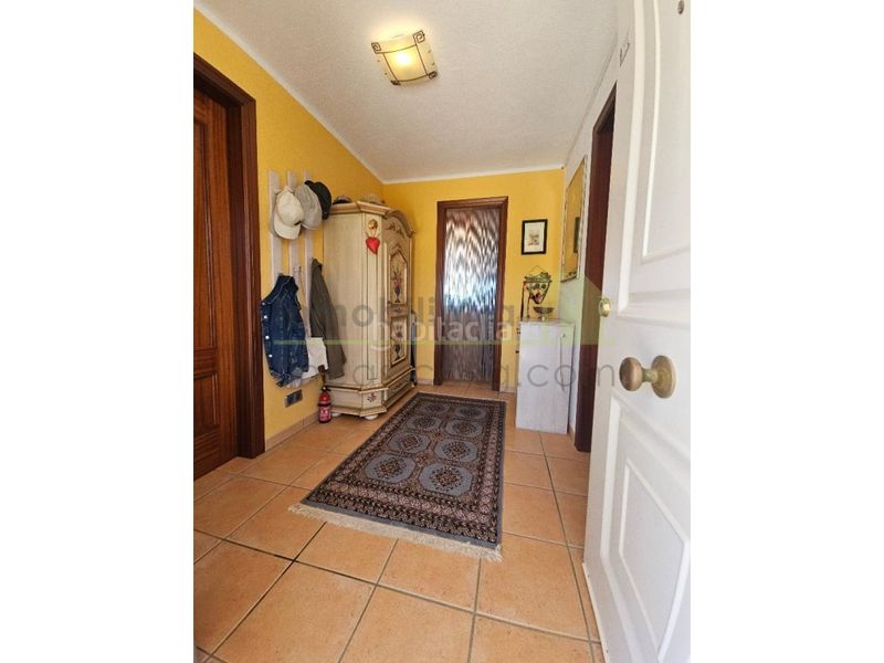 Foto f69c5781-214e-41bd-a37b-c324afa2b6e1. Casa amb calefacció piscina a Cálig