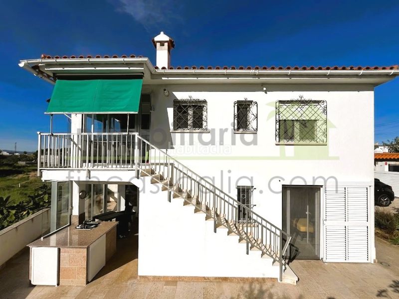 Foto 3cb4d086-8894-405f-a141-4b2ae702b0dc. Casa amb aparcament a Les Salines Vinaròs