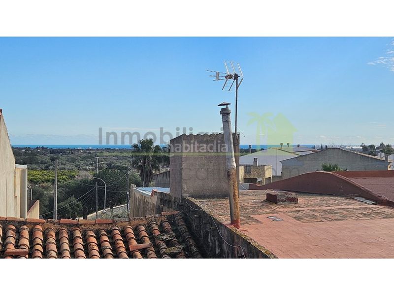 Foto a2b06a8d-f175-42cb-85c1-bbb39859728e. Casa amb aparcament a Cálig