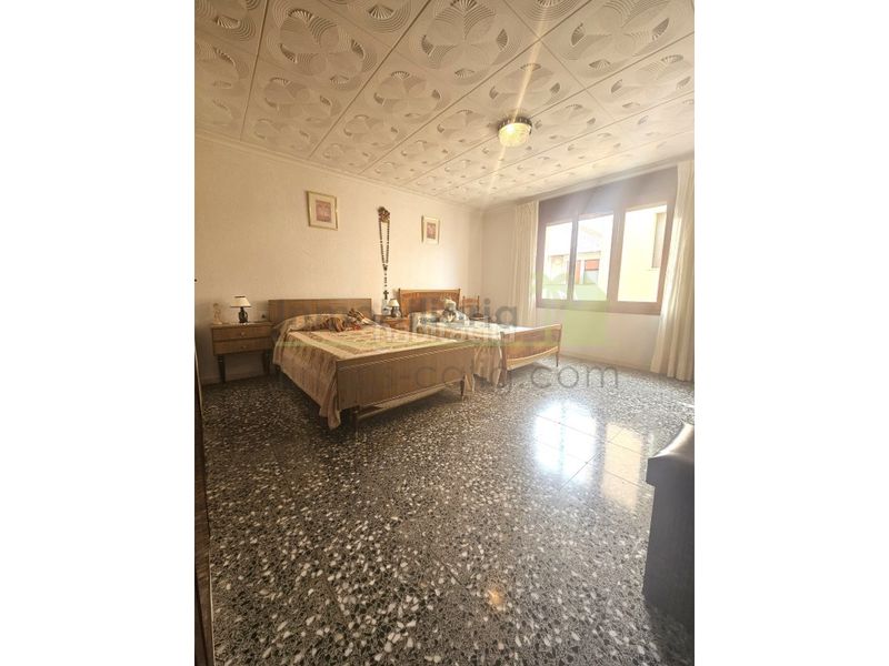 Foto e6a4db15-eaee-42e5-9d0e-09eb7bf90ac3. Casa amb aparcament a Cálig