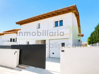 Casa  Camino cervera. Moderna villa, piscina, garaje, peñiscola