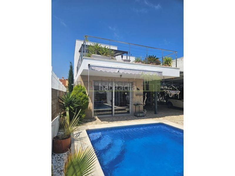 Foto 228275c1-24f0-48b4-b447-65201510141e. Casa amb aparcament piscina a Las Atalayas-Urmi-Cerro Mar Peñíscola