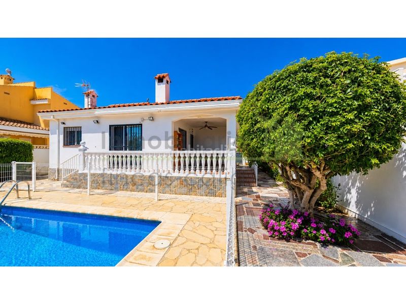 Foto a773e275-fd43-48bf-a201-66d348b2b807. Casa amb aparcament piscina a Boverals-Saldonar Vinaròs