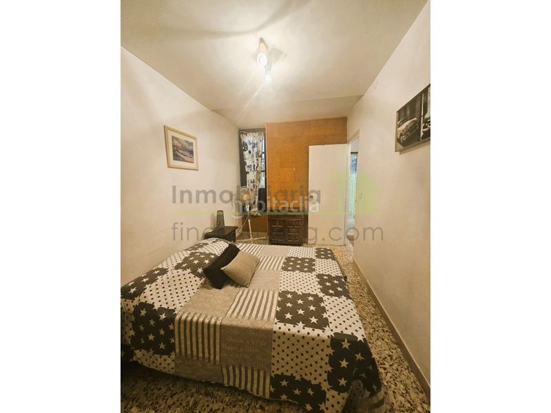Foto 1225b465-b658-475c-94c6-137189eb197c. Casa amb aparcament a Cálig