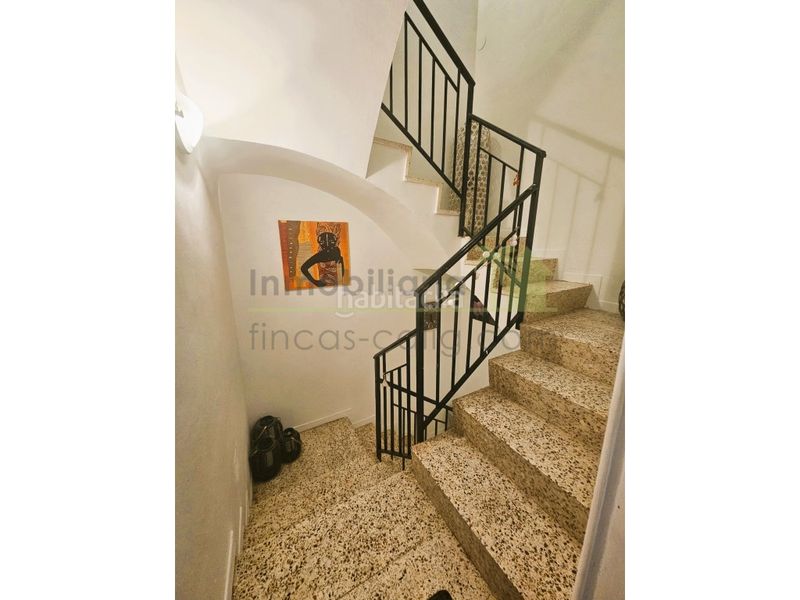 Foto b9f393ed-da03-442c-8122-3f8d6d3979ff. Casa amb aparcament a Cálig