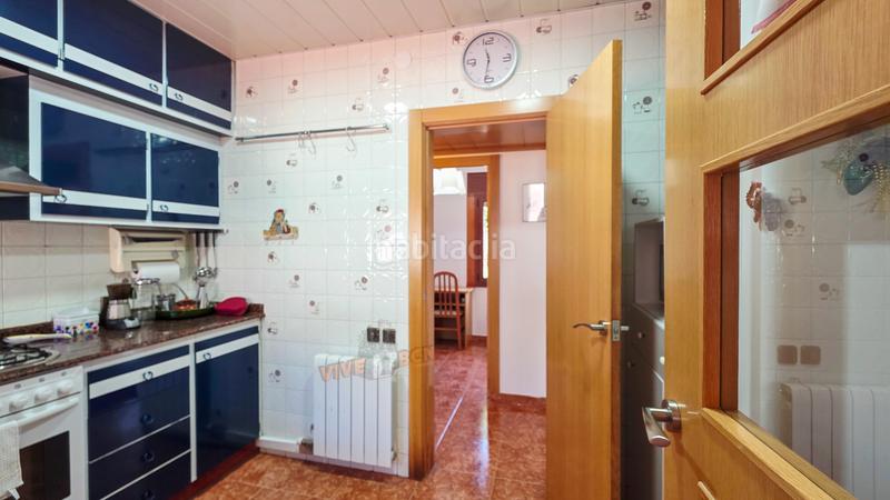 Foto a7a00c5d-5dcd-4e39-8c4d-830e7eeaf1e3. Casa amb xemeneia calefacció aparcament a Vallirana