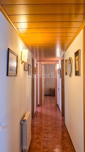 Foto fda406c2-e65f-4e7c-b5fc-8f95afdfc2d4. Casa amb xemeneia calefacció aparcament a Vallirana
