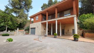 House in Vallirana. descubre tu nuevo hogar en esta impresionante casa independient