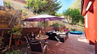 Casa  Carrer obagues.  casa con mucha luz ideal dos familias !!!