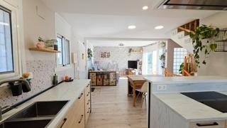 Xalet a Vallirana.  casa con mucha luz y sol natural !!!