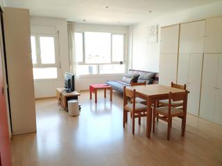 Etagenwohnung in Ronda de Sant Pau