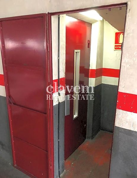 Foto 3f095966-c45a-4092-86c1-e142b32cda6f. Aparcament cotxe a Porta Barcelona