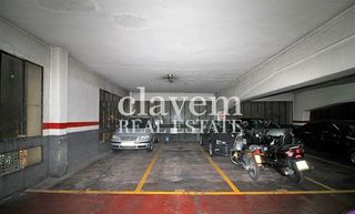 Autoparkplatz  De fabra i puig. Plaza de pk doble en fabra i puig