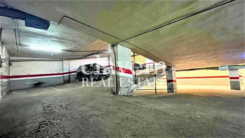 Foto b9e7b617-148f-4e51-a7c7-a51f0e24a458. Car parking in Roquetes Barcelona