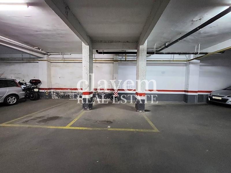 Foto 23240b27-7a57-47e3-bf2f-237bc05e99d8. Autoparkplatz in Prosperitat Barcelona