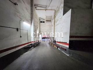 Aparcament cotxe  Carrer de baltasar gracián. Plaza de garaje coche pequeño. 8m2 aproximado.