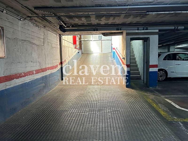 Foto 14249d82-6e0c-4d22-bbad-4e69099d4009. Aparcament cotxe a Singuerlín Santa Coloma de Gramenet