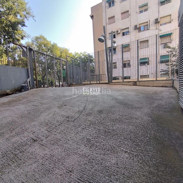 Foto 00bd09ba-8954-499c-975e-b0b317b7e810. Aparcament cotxe a Prosperitat Barcelona