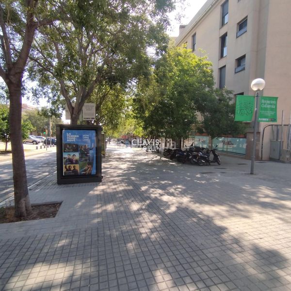 Foto ab623f72-9abf-40b8-bc79-992e97a170a8. Aparcament cotxe a Prosperitat Barcelona