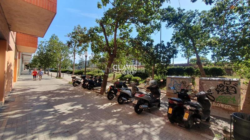 Foto a0af4fbd-b467-40a6-84ae-251456935cc4. Parking coche av. meridiana plaza coche pequeño Prosperitat en Barcelona