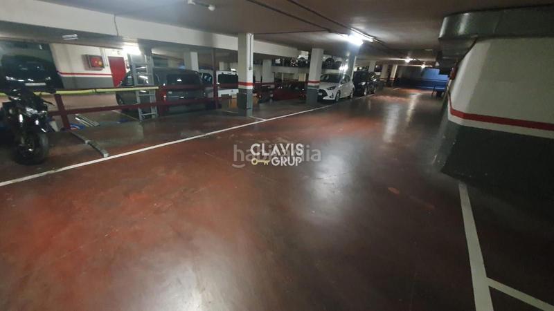 Foto bf4a609b-5f32-41b9-997d-024f2463bc48. Parking coche av. meridiana plaza coche pequeño Prosperitat en Barcelona