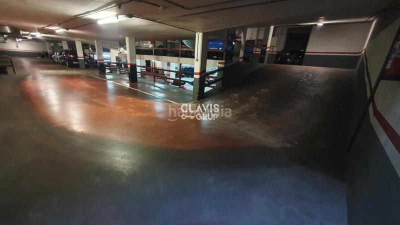 Foto feb0c8a7-c98a-49eb-98e3-ea39bf170255. Parking coche av. meridiana plaza coche pequeño Prosperitat en Barcelona