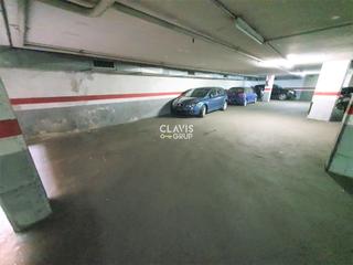 Aparcament cotxe  Moli. Plaza coche mediano grande  ascensor  prosperidad