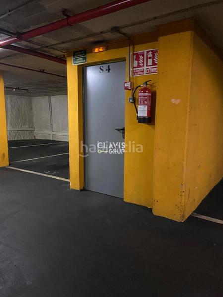 Foto 39794477-8570-4e9b-96f1-0f6be144f450. Parking coche parking para coche mediano disponible en Barcelona