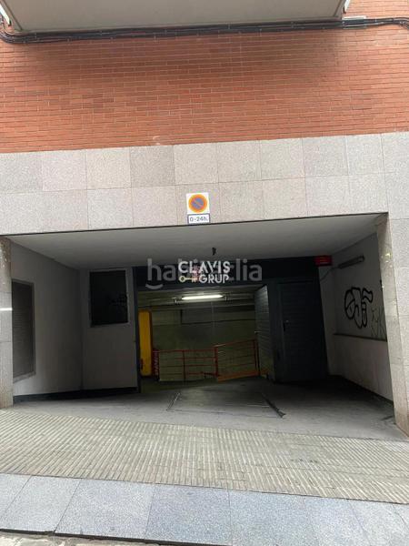 Foto 92d19eec-c6b5-46c5-8889-9343d26e60d2. Parking coche parking para coche mediano disponible en Barcelona