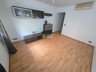 Piso en Roquetes. Junto al metro de roquetes l3   exterior con patio  finca con as