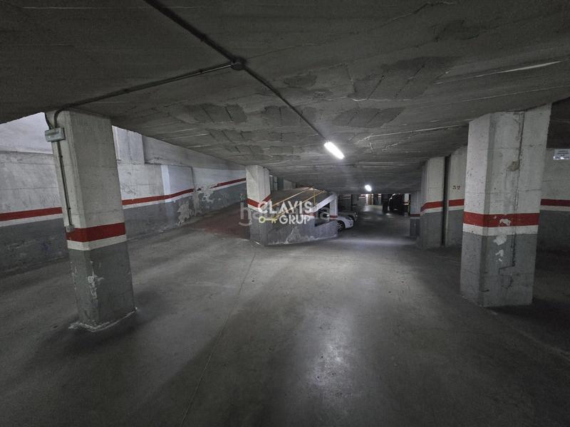 Foto 11f1887c-7413-43d7-b99c-a236e4b0c560. Posto auto in Prosperitat Barcelona