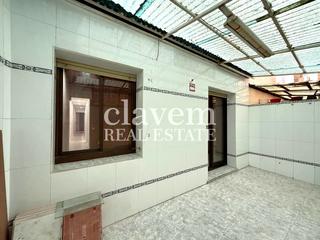 Planta baja  Carrer de vidal i guasch. Planta baja reformada con patio
