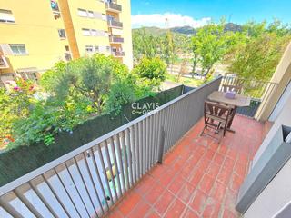 Appartement à Vallbona. Finca joven  parking  2 balcones