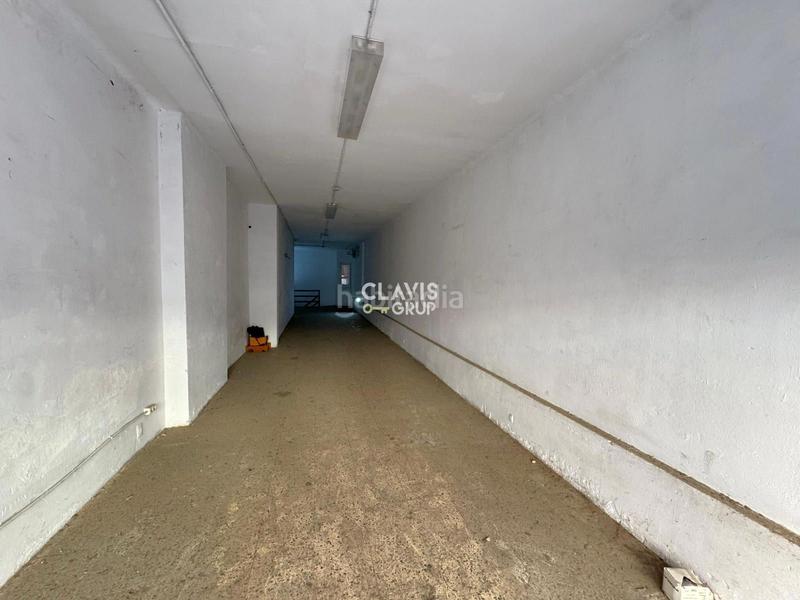 Foto 0457e39f-ea6c-41e0-a6c5-20c7e0910ebc. Local comercial local en venta a pie de calle en Roquetes Barcelona