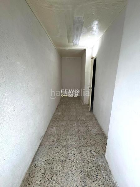 Foto 4ff3385b-b24f-4ea3-b16d-0aeb59a5dfe5. Local comercial local en venta a pie de calle en Roquetes Barcelona