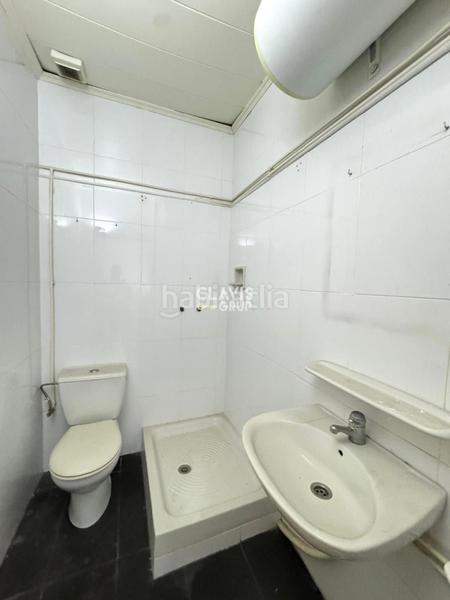 Foto 69381b53-3026-4654-832b-dcde37b23f68. Local comercial local en venta a pie de calle en Roquetes Barcelona