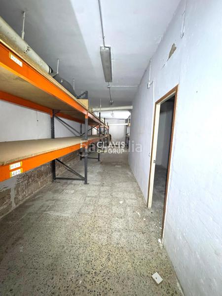 Foto c2b49b3d-9b41-4e9b-bfdf-67af72b6ec42. Local comercial local en venta a pie de calle en Roquetes Barcelona