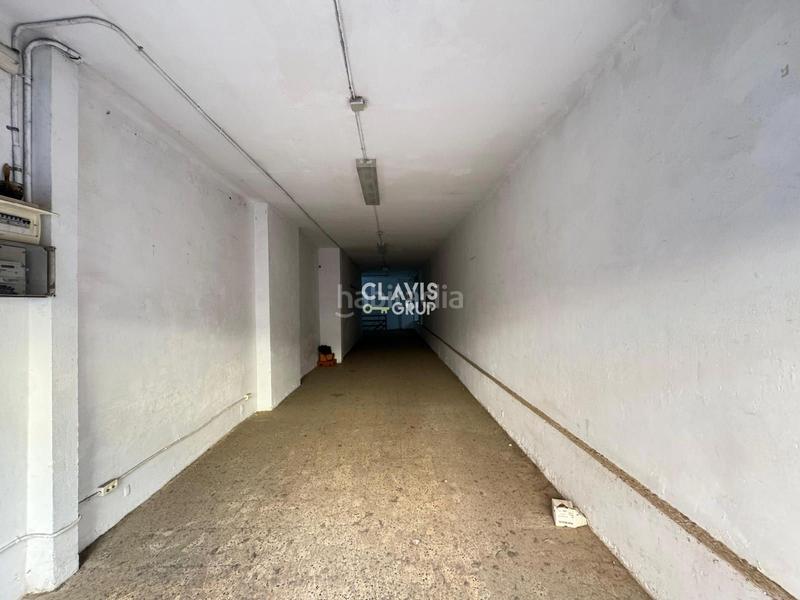 Foto d9fb333c-aa69-40bf-81a6-420da57fb1c6. Local comercial local en venta a pie de calle en Roquetes Barcelona