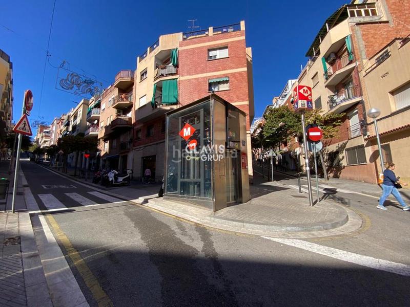 Foto ee1689b0-63df-456d-9052-b4bcbb569d75. Local comercial local en venta a pie de calle en Roquetes Barcelona