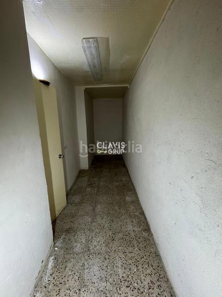 Foto f6711ff5-8812-4592-b412-994d4087b7af. Local comercial local en venta a pie de calle en Roquetes Barcelona