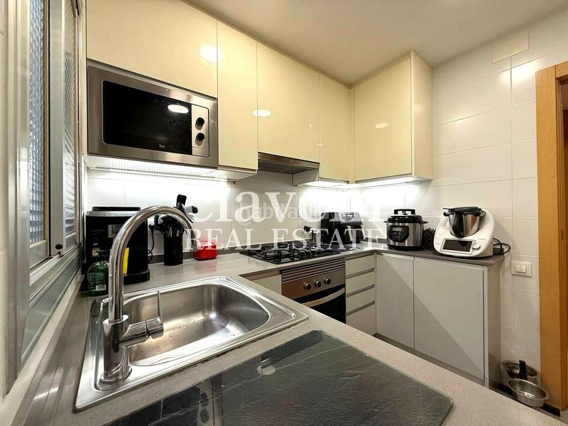 Foto e159499c-75c4-4ed5-b97e-b6e5e0ea5dc7. Pis a Prosperitat Barcelona